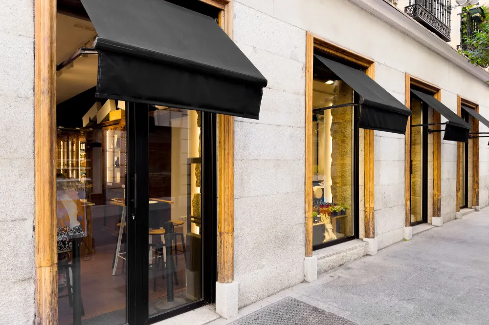 Installation store de magasin à Marseille